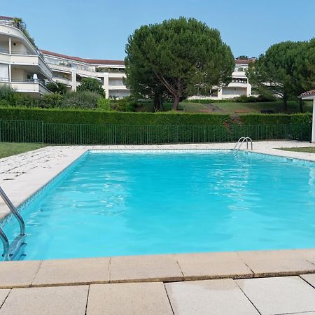 Appartement Entierement Equipe Charbonnieres-les-Bains Exterior photo