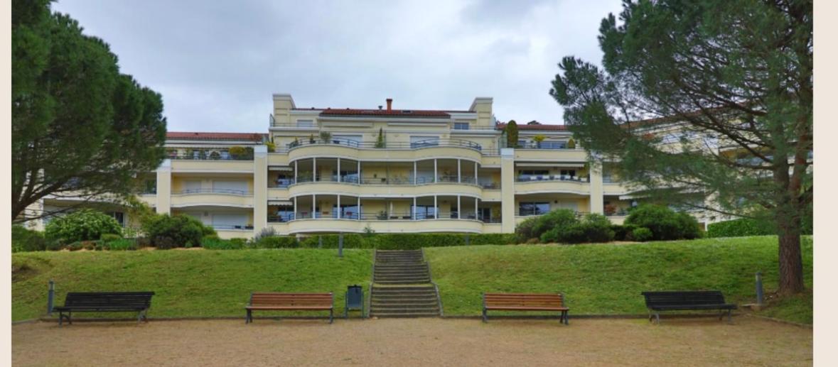 Appartement Entierement Equipe Charbonnieres-les-Bains Exterior photo